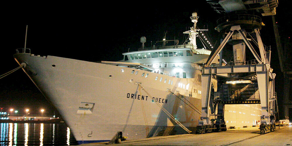 Beirūtas ostā pēc postošā sprādziena nogrimis kruīza kuģis "Orient Queen"