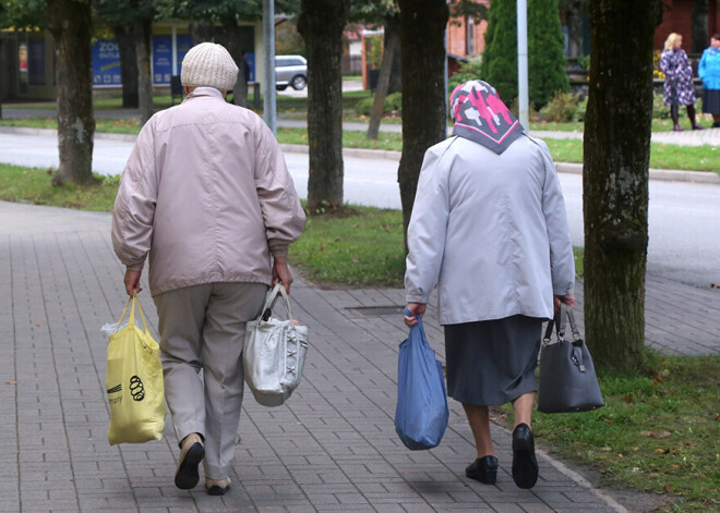 Latvijas seniori aptaujā norāda uz lielākajām sadzīves problēmām