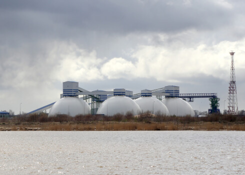 Minerālmēslu termināls "Riga fertilizer terminal" Rīgas ostā.