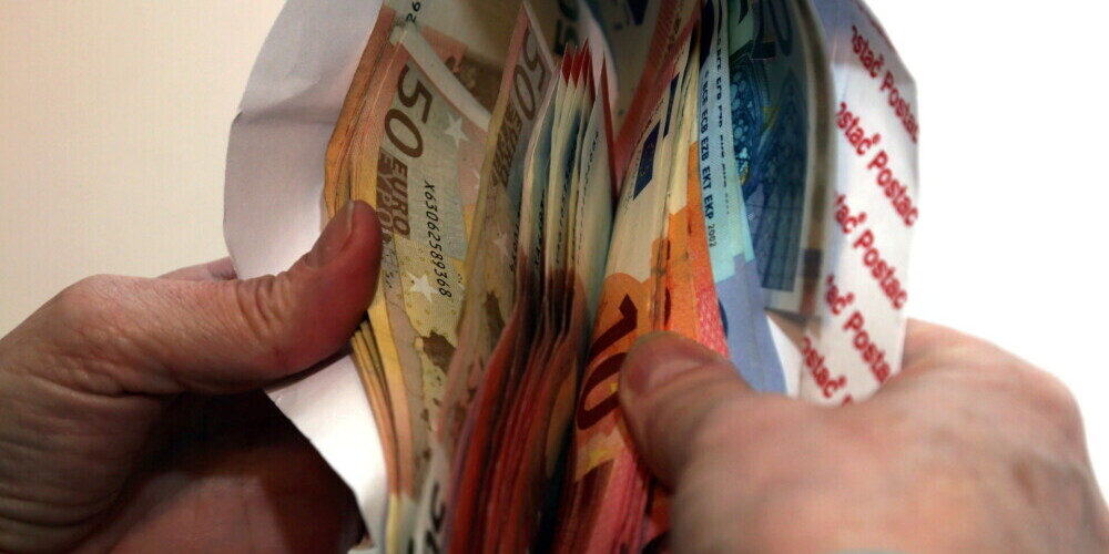 Вентспилчанин украл и "прокутил" десятки тысяч евро своего работодателя