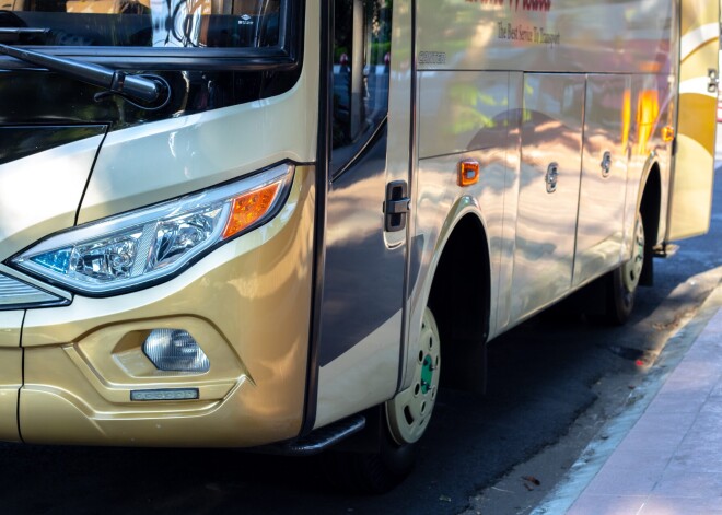 Covid-19 slimnieks jūlija beigās braucis autobusā Rīga-Daugavpils; lūdz atsaukties pasažierus