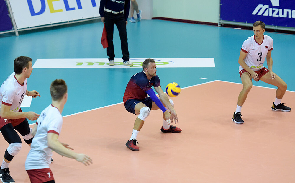 Latvijas vīriešu volejbola izlase 5 setos zaudē arī trešajā pārbaudes spēlē
