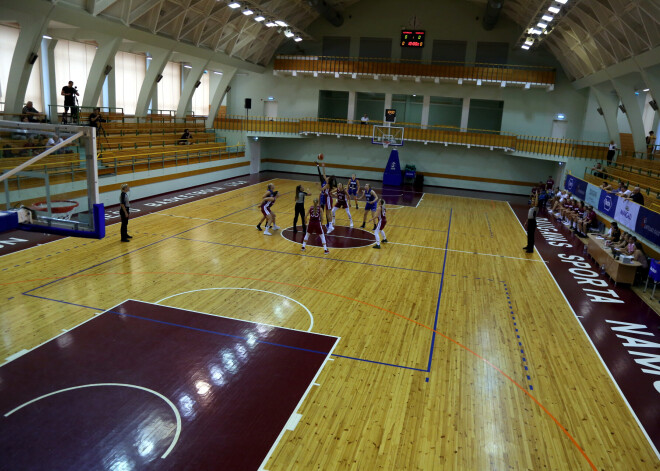 Pārbaudes spēle basketbolā starp Latvijas un Somijas sieviešu izlasēm Sporta namā ''Daugava''.