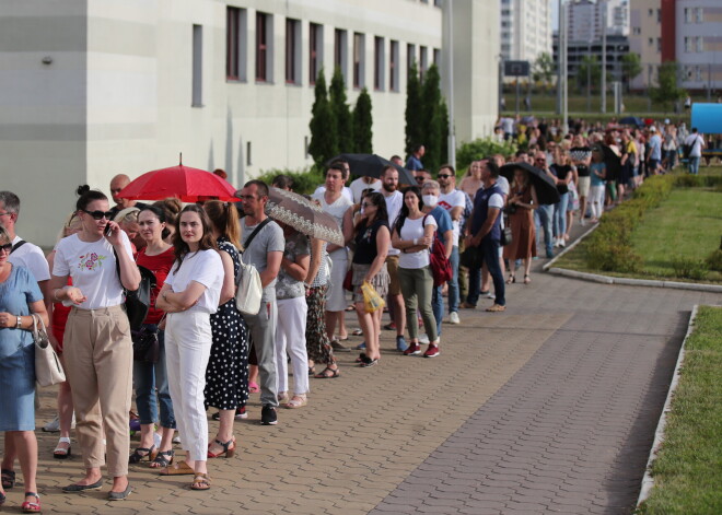 Baltkrievijas CVK priekšsēdētāja sparīgo pilsoņu aktivitāti prezidenta vēlēšanās uzskata par opozīcijas provokāciju