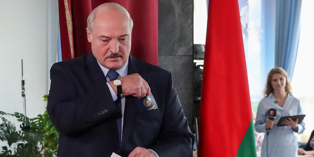 Pieprasa noteikt sankcijas pret Lukašenko