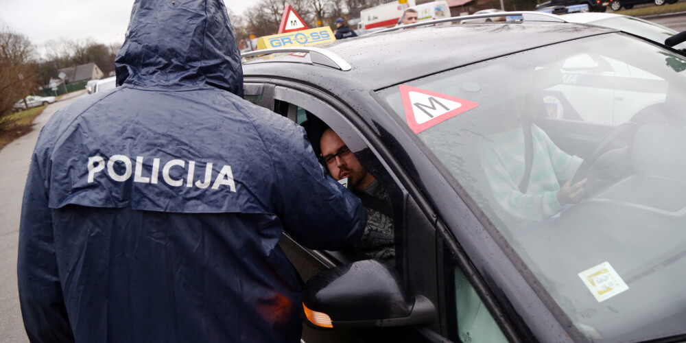 Водители Латвии жалуются на новый порядок штрафов