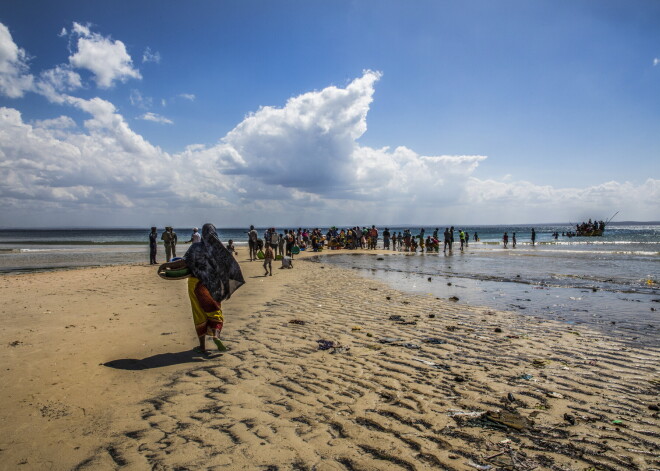 Teroristi rītausmā sagrābuši svarīgu Mozambikas ostu