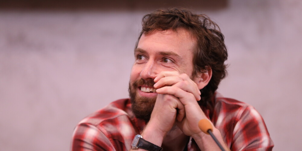 Э́рнест Гу́лбис (латыш. Ernests Gulbis; родился 30 августа 1988 года в Риге, СССР) — латвийский профессиональный теннисист; полуфиналист одного турнира Большого шлема в одиночном разряде (Открытый чемпионат Франции-2014); победитель восьми турниров ATP (шесть — в одиночном разряде); бывшая десятая ракетка мира в одиночном разряде.