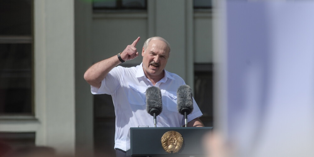 Lukašenko un Putins turpinājuši apspriest situāciju Baltkrievijā