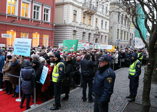 Pēc koalīcijas vienošanās šogad celt augstskolu pedagogu algas arodbiedrība atceļ plānoto piketu