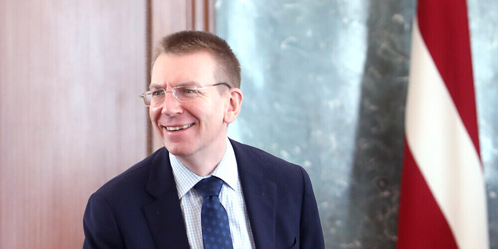 Эдгарс Ринкевичс (латыш. Edgars Rinkēvičs; род. 21 сентября 1973, Юрмала, Латвийская ССР, СССР) — латвийский государственный и политический деятель, избранный президент Латвии с 2023 года. Ранее занимал пост министра иностранных дел Латвии с 2011 по 2023 год, главы канцелярии президента Латвии, государственного секретаря Министерства обороны, а также депутата Сейма. Ранее представлял «Латвийский путь» и «Партию реформ», с мая 2014 года является членом партии «Единство».