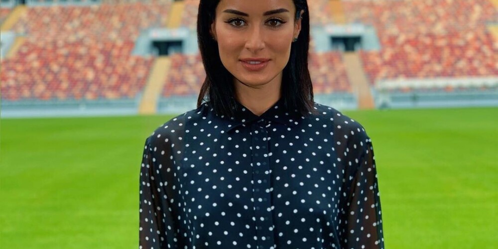 Тинатин Гивиевна (Тина Канделаки) — российская журналистка, телеведущая, продюсер, общественный деятель и пропагандистка. Заслуженный журналист Чеченской Республики (2013). С сентября 2021 года — заместитель генерального директора «Газпром-медиа» и управляющий директор «Газпром-медиа Развлекательное телевидение». С февраля 2022 года — исполняющая обязанности директора телеканала ТНТ.