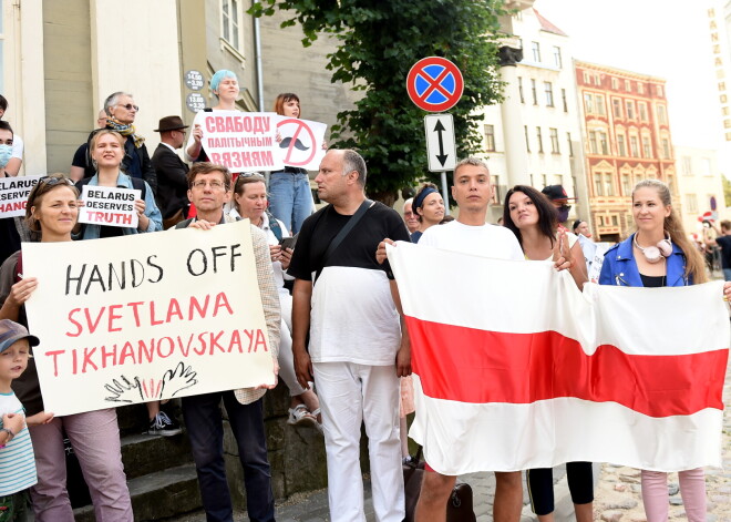 Revolūcija arī Latvijas baltkrievu biedrībās, kas ir frontes pretējā pusē