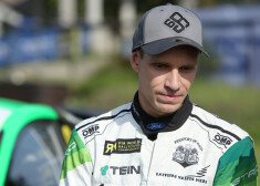 Jānis Baumanis bija vienīgais Latvijas rallijkrosa braucējs, kurš grasījās piedalīties FIA rallijkrosa pasaules čempionātā prestižākajā "SuperCar" klasē.