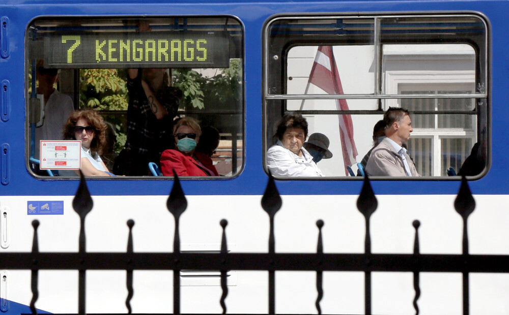 Rīgā traucēta 3. un 7. maršruta tramvaju kustība