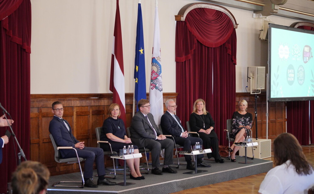 Iezīmējot tuvojošos Pasaules talku, Rīgas pilī diskutē par Latvijas kā zaļas valsts ieguldījumu planētas ekoloģiskajā atlabšanā