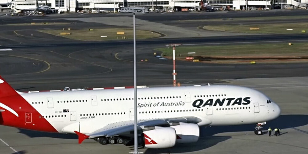 Pēc milzīgiem zaudējumiem "Qantas Airways" paziņo, ka apsver likvidēt 6000 darbavietu