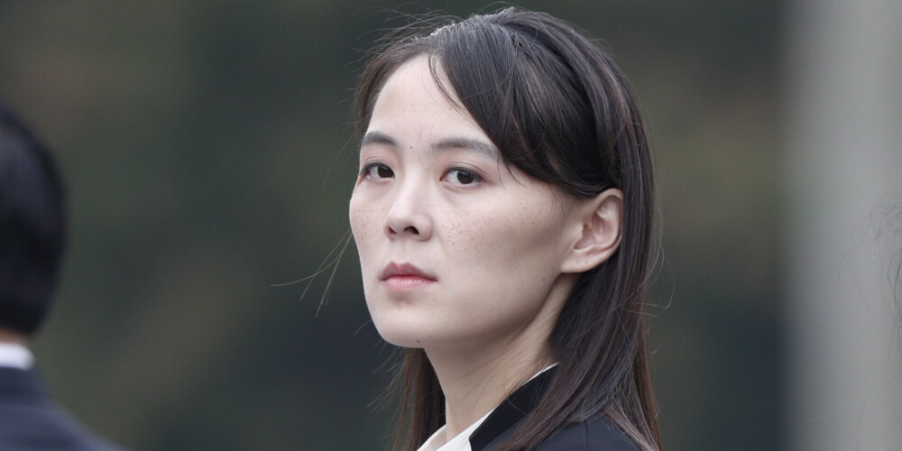 Notikusi pilnvaru pārdalīšana:  Kima Čenuna māsa tagad ir otrais svarīgākais cilvēks Ziemeļkorejā