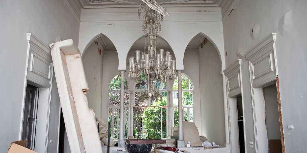 FOTO: postaža kādreizējais elegances vietā - tāds skats paveras slavena libāniešu dizainera mājās