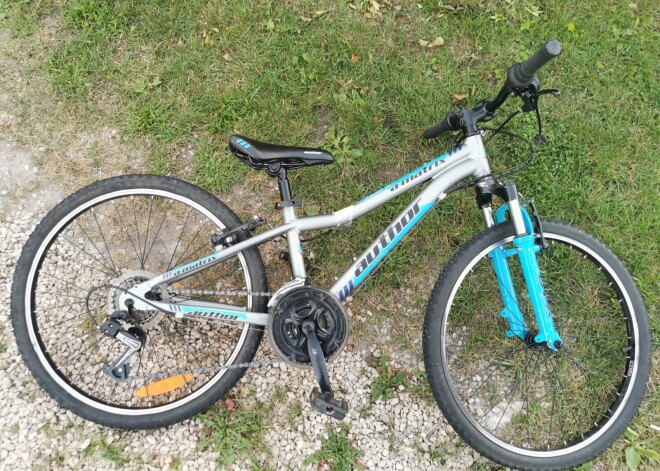 Судим 13 раз за кражи по всей Латвии: полиция ищет владельцев 32 велосипедов