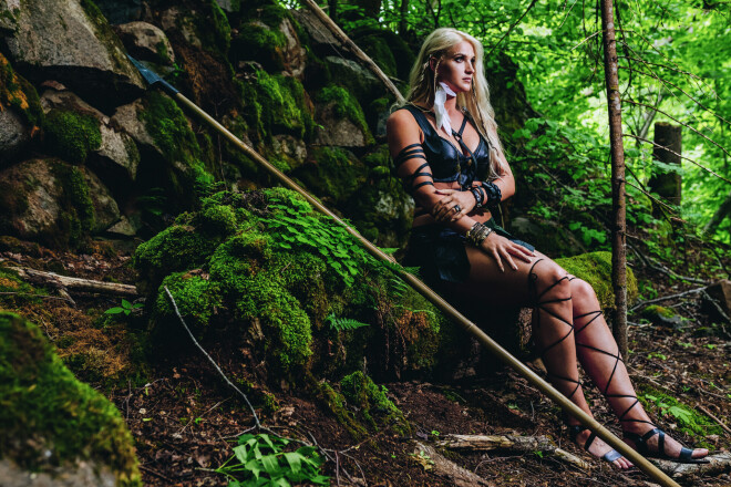 Līna Mūze fotosesijā, kas atbilst viņas būtībai – cīnītāja, kura grūtību priekšā nekad neatkāpjas.