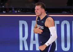 Luka Dončičs, spītējot pirms divām dienām gūtajam potītes savainojumam, aizvadīja spožu spēli.