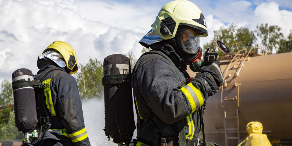 Pieņem jauno Valsts civilās aizsardzības plānu; cer aktualizēt atalgojuma jautājumu ugunsdzēsējiem