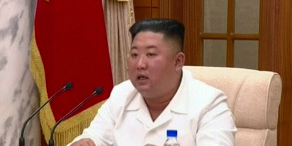 Ziemeļkorejas mediji kliedē baumas par Čenuna veselību un publisko video, kurā viņš brīdina par gaidāmajām briesmām