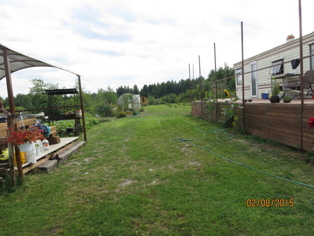 Reinholdi iegādājās neauglīgu zemes gabalu un vairāku gadu laikā to iekopa.