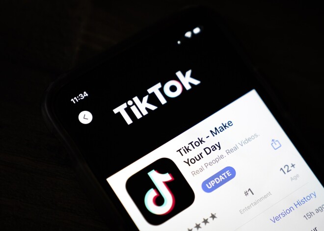 Pēc apsūdzībām, ka "TikTok" ir drauds nacionālajai drošībai, platformas vadītājs atkāpjas no amata