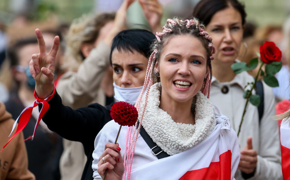 Minskā notiek sieviešu solidaritātes gājiens