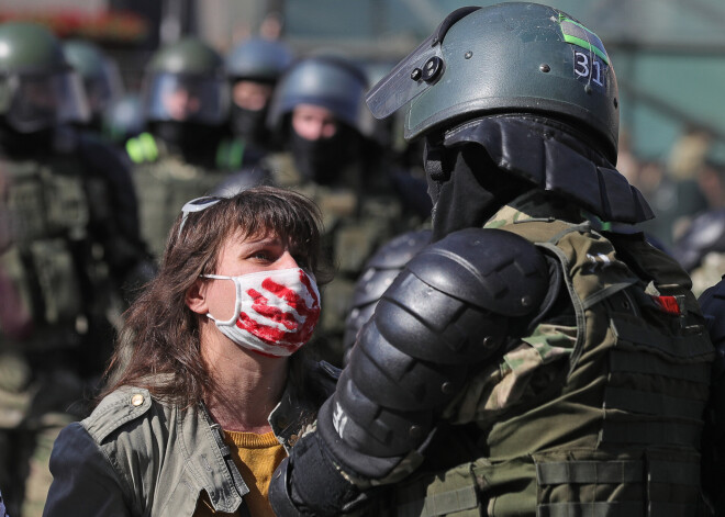 Vismaz seši protestos Baltkrievijā aizturētie joprojām ir pazuduši, dokumentēti 450 spīdzināšanas gadījumi