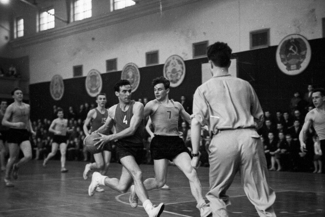 1933. gada 8. septembrī dzimis viens no latviešu leģendārākajiem basketbolistiem Maigonis Valdmanis – trīskārtējs Eiropas čempions un trīskārtējs olimpiskās sudraba medaļas ieguvējs.