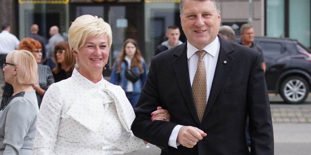Bijušais valsts prezidents Raimonds Vējonis ar kundzi Ivetu Vējoni.