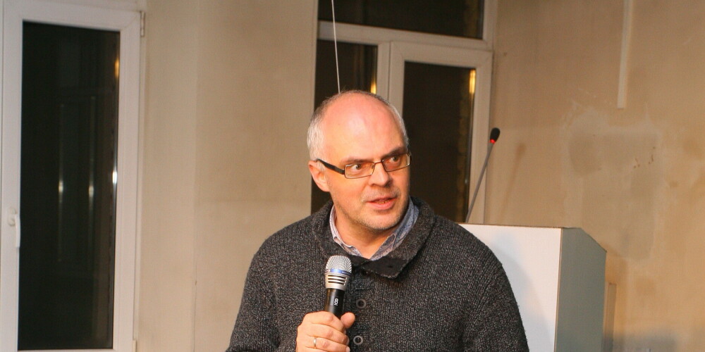 Roberts Ķīlis ir latviešu sociālantropologs, pasniedzējs un politiķis. Viņš ir Rīgas Ekonomikas augstskolas asociētais profesors, bijis Valsts prezidenta Valda Zatlera Stratēģiskās analīzes komisijas priekšsēdētājs, kā arī bezpartijisks Zatlera Reformu partijas virzīts Latvijas izglītības un zinātnes ministrs.