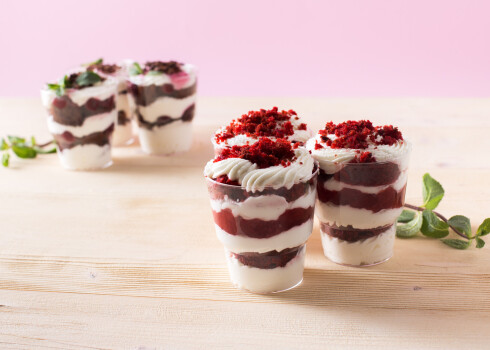 Brūkleņu kārtojums ar pārslām