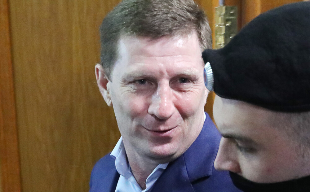 Maskavas tiesa Habarovskas eksgubernatoru patur apcietinājumā