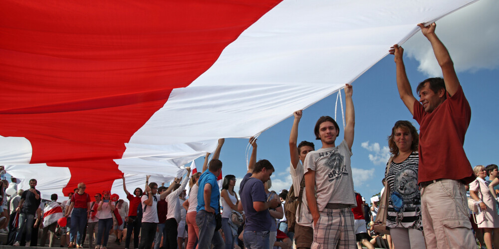 No idejas līdz lielajam Baltkrievijas karogam pagāja 20 stundas