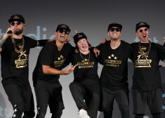 “Pirmā reize nu ir bijusi, cerams, ka būs arī otrā!” par uzstāšanos kopā ar grupu "Bermudu divstūris" lepna bija Magone.