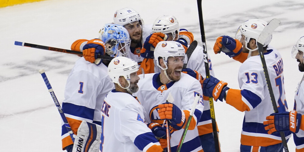 VIDEO: "Islanders" uzvar izšķirošajā spēlē un pēc 27 gadu pārtraukuma sasniedz konferences finālu