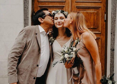Видео: 19-летняя дочь Любови Толкалиной вышла замуж
