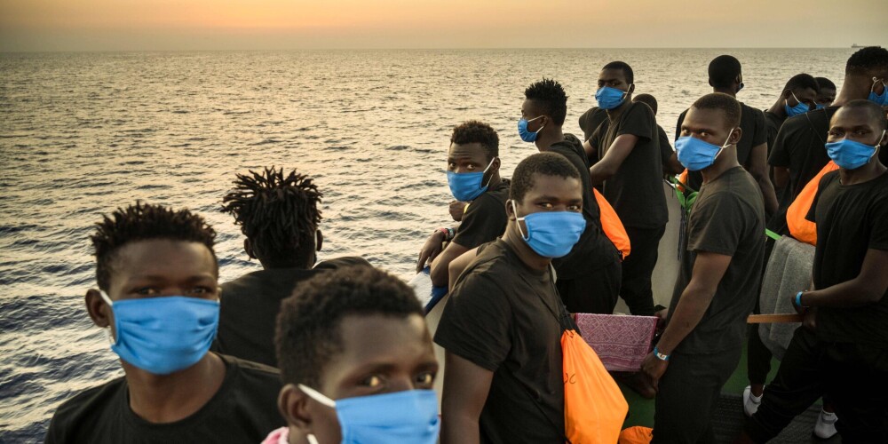 Itālija evakuējusi vairāk nekā 2500 cilvēku no migrantu centriem Lampedūzā