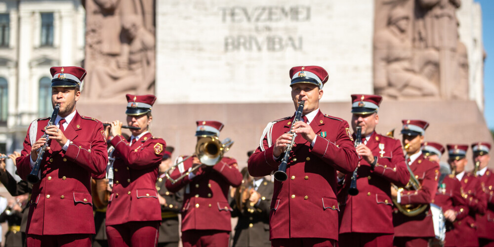 Nacionālo bruņoto spēku orķestris rīt aicina uz bezmaksas koncertiem Rīgas parkos