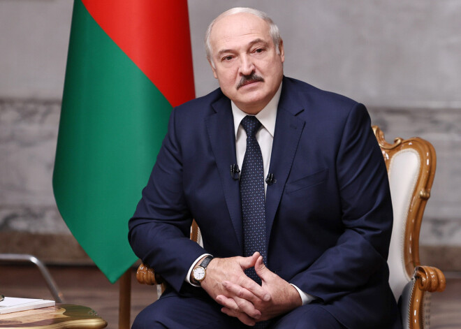 "Es nosliecos par pirmstermiņa vēlēšanu rīkošanu. Es to saku pirmo reizi." Lukašenko nāk klajā ar jaunu paziņojumu