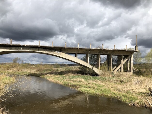 Tilts uz nekurieni pāri Abavas upei.
