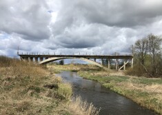 Tilts uz nekurieni pāri Abavas upei. 