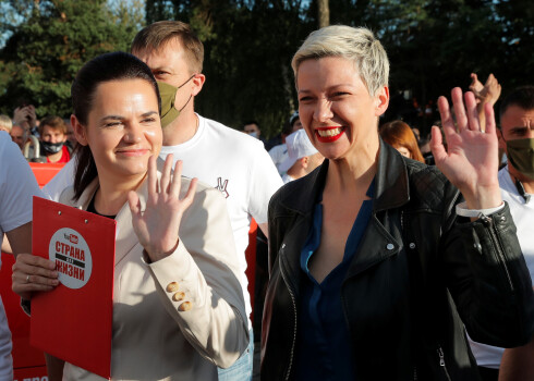 Svetlana Tihanovska un Marija Koļesņikova