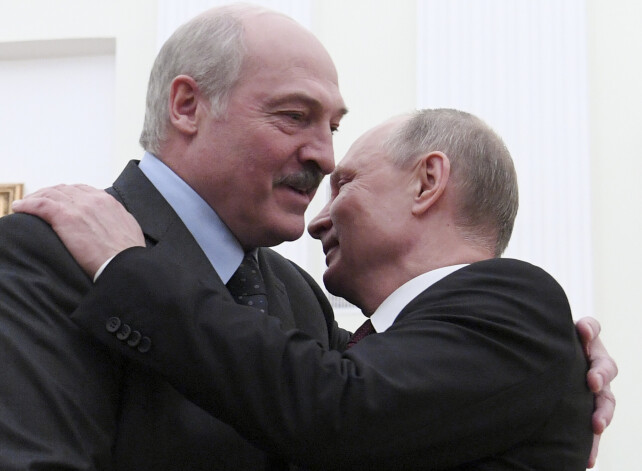 Kaut gan Lukašenko un Putins liekas esam labi draugi, patiesībā, kā atzīmē ārpolitikas ekspertim abu valstu attiecības ir visai vēsas.