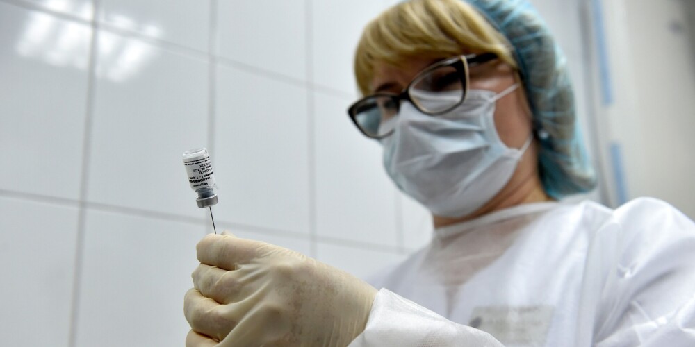 Eiropas eksperti apšauba Krievijas Covid-19 vakcīnas pētījumu