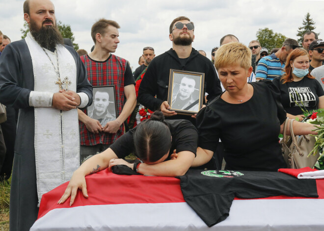 Par vardarbību Baltkrievijā: sita stundām ilgi, jaunieti noskalpēja, citus pakāra